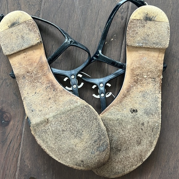 Previously owned authentic Chanel sandals - Picture 4 of 4